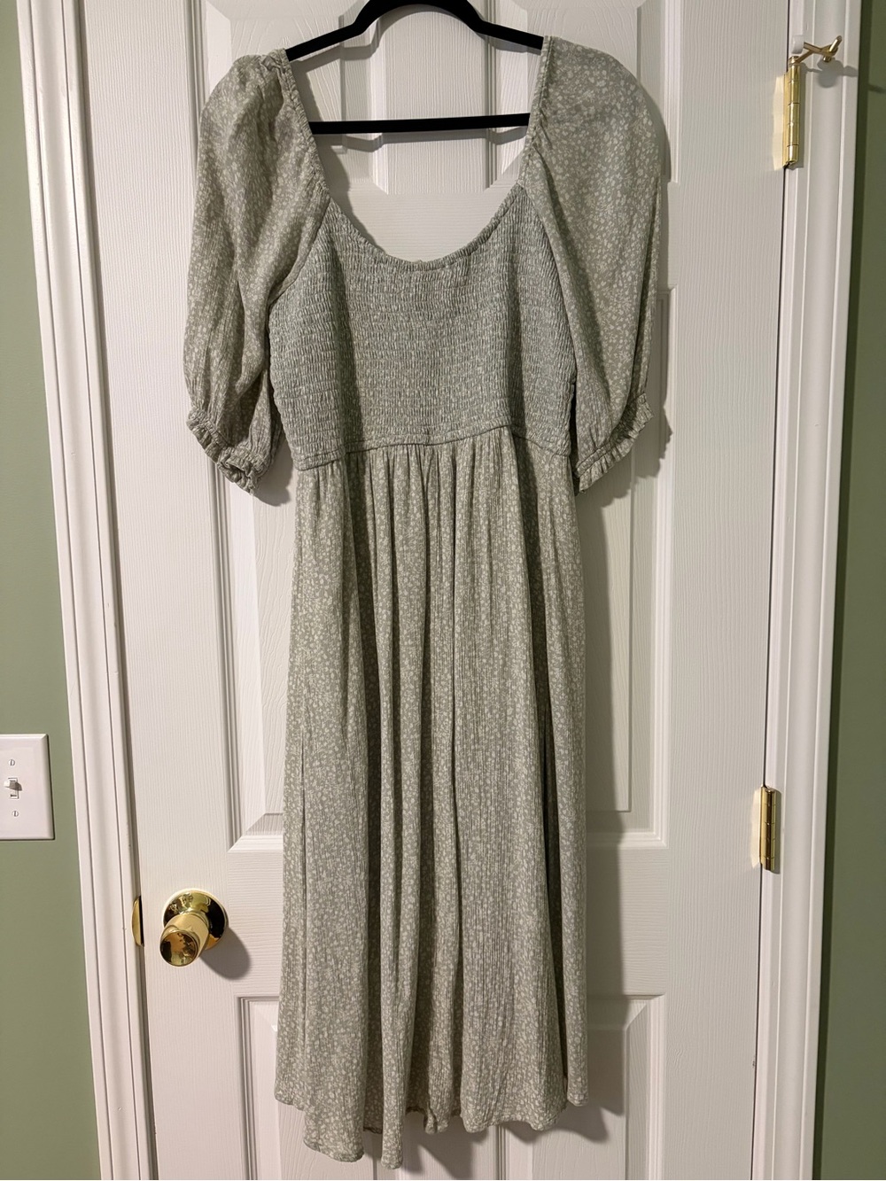 Hollister Sage Green Smocked Waist Midi Dress - Picture 4 of 5
